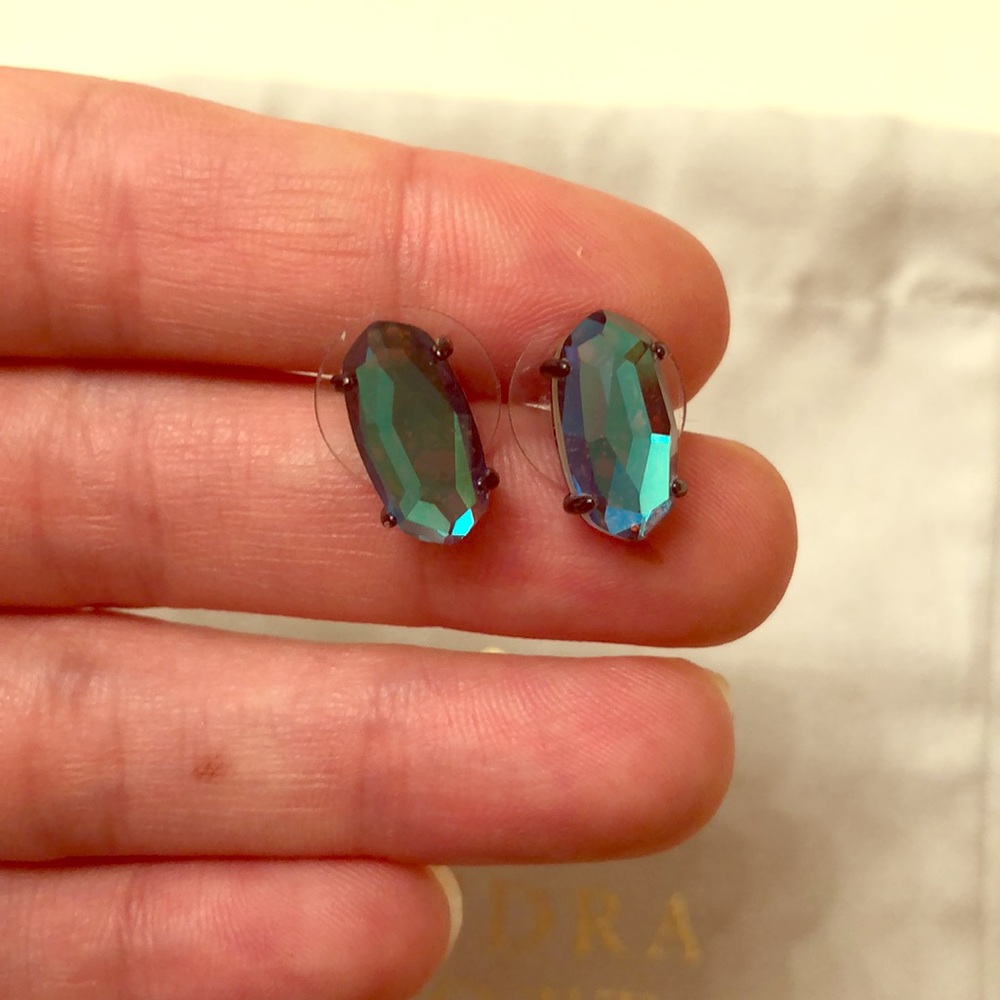 Kendra Scott earring stud